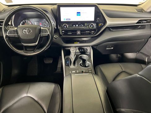 Used 2023 Toyota Highlander XLE FWD image 24