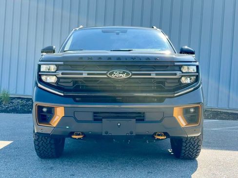 Used 2025 Ford Expedition Tremor AWD/4WD image 3