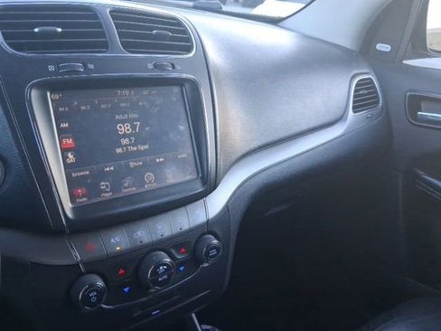 Used 2014 Dodge Journey Crossroad w/ Flexible Seating Group image 8