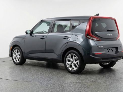 Used 2025 Kia Soul LX w/ LX Technology Package FWD image 6