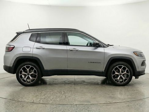 Used 2025 Jeep Compass Limited image 11