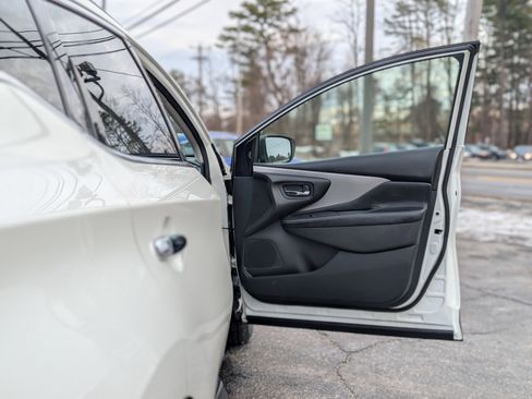 Used 2019 Nissan Murano SV w/ Premium Package image 41