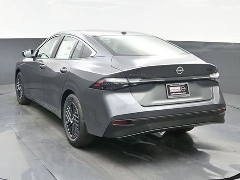 New 2026 Nissan Sentra SV w/ Floor Mat Package FWD image 4