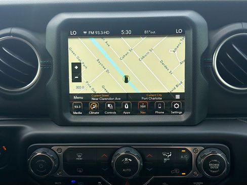 Used 2022 Jeep Wrangler Unlimited Rubicon 4xe w/ Steel Bumper Group AWD/4WD image 31