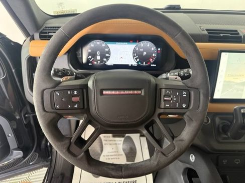 Used 2024 Land Rover Defender 90 V8 AWD/4WD image 39