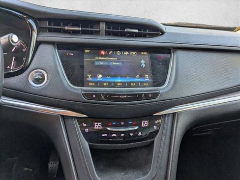Used 2019 Cadillac XT5 Premium Luxury image 10