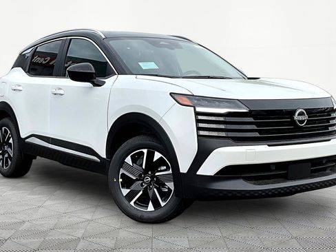 New 2026 Nissan Kicks SV AWD/4WD image 3