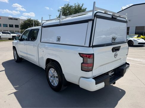 Used 2022 Nissan Frontier SV w/ Technology Package RWD image 2