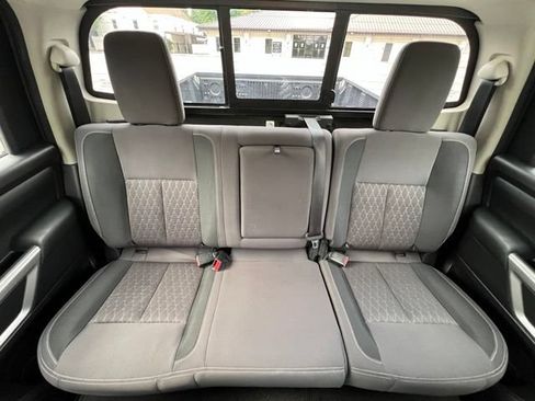 Used 2021 Nissan Titan SV w/ SV Convenience Package AWD/4WD image 24