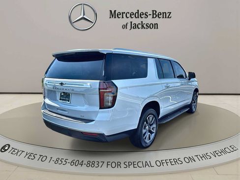 Used 2023 Chevrolet Suburban LT w/ Luxury Package RWD image 8