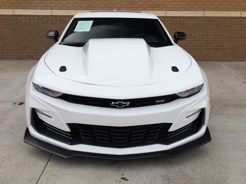 Used 2021 Chevrolet Camaro SS image 9