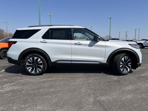 New 2026 Ford Explorer Platinum image 3
