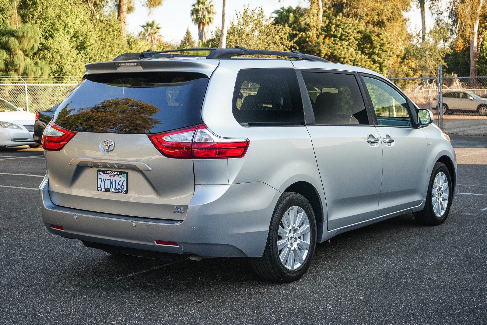 Used 2017 Toyota Sienna XLE w/ XLE Navigation Package AWD/4WD image 6