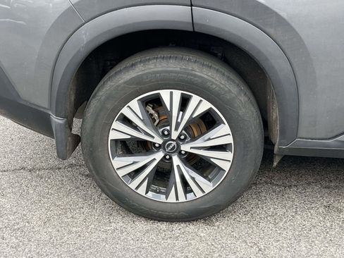 Used 2022 Nissan Rogue SV image 8