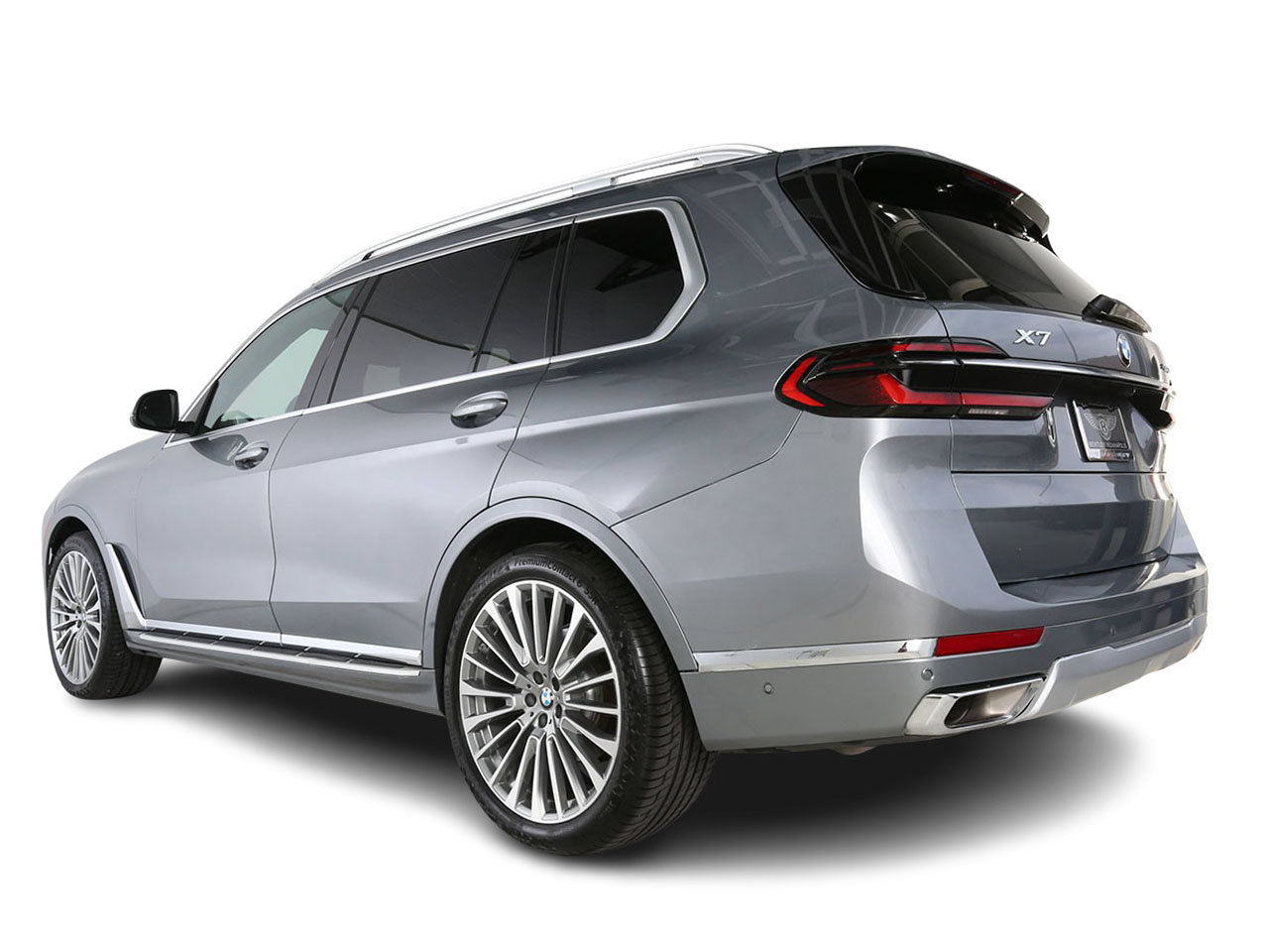 Used 2023 BMW X7 xDrive40i w/ Premium Package AWD/4WD image 3
