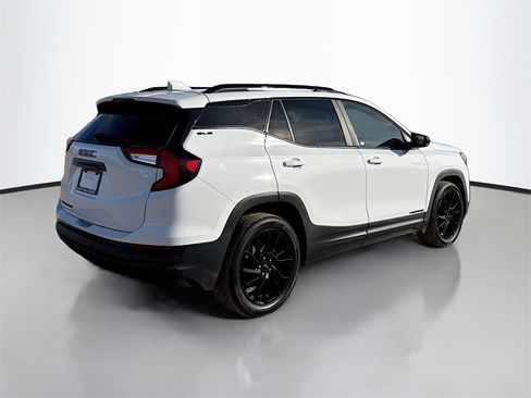 Used 2023 GMC Terrain SLE w/ Driver Convenience Package image 7