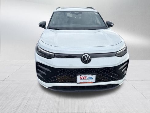 New 2026 Volkswagen Tiguan SE R-Line image 8