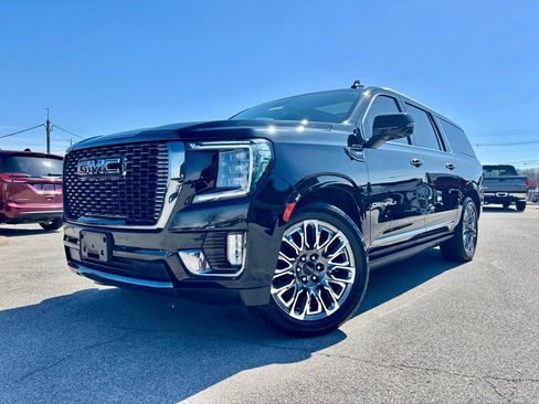 Used 2023 GMC Yukon XL Denali Ultimate image 2