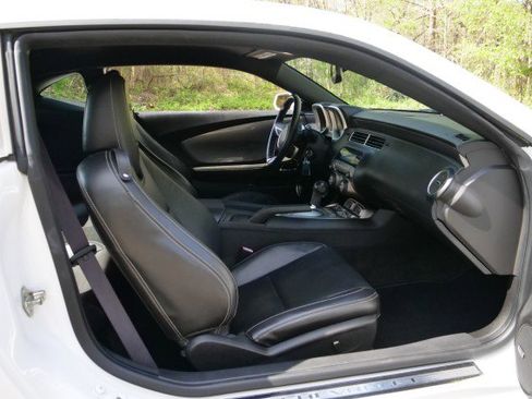 Used 2010 Chevrolet Camaro SS image 35