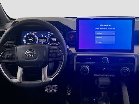 Used 2025 Toyota Tacoma TRD Sport AWD/4WD image 18