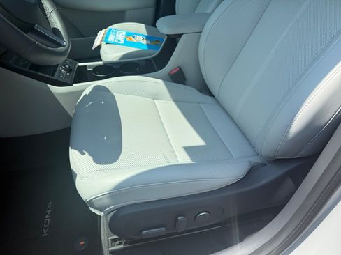 Used 2026 Hyundai Kona SEL Premium FWD image 30