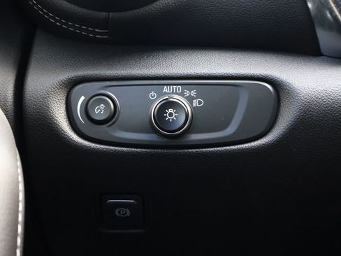 Certified 2023 Chevrolet Blazer LT w/ Convenience Package image 36