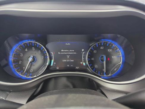 New 2026 Chrysler Pacifica Select image 10