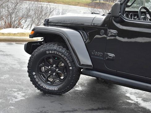 Certified 2022 Jeep Gladiator Willys image 11