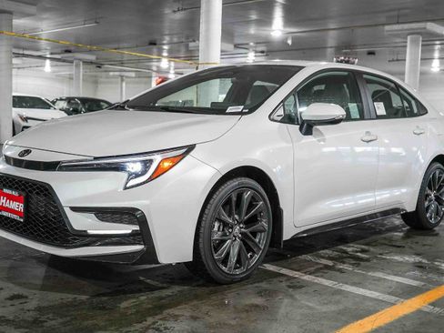 New 2026 Toyota Corolla SE image 3