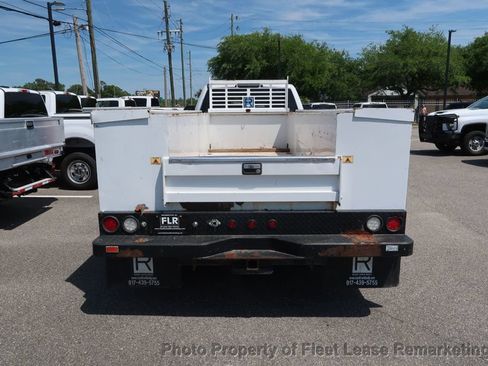 Used 2018 Ford F550 2WD Crew Cab Super Duty image 4