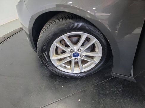 Used 2016 Ford Focus SE w/ Reverse Sensing Package FWD image 29