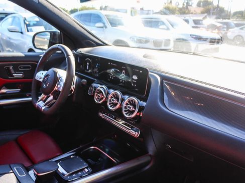 Used 2021 Mercedes-Benz GLA 35 AMG 4MATIC image 16