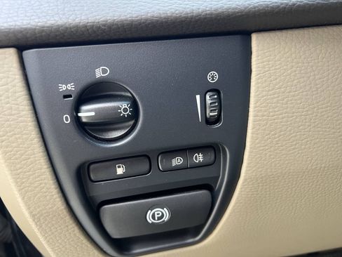 Used 2013 Volvo XC90 3.2 FWD image 26