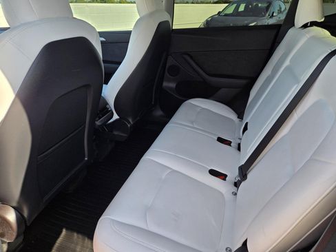 Used 2023 Tesla Model Y Performance image 23