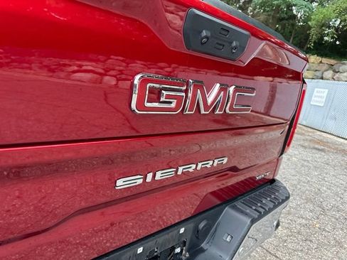 Used 2025 GMC Sierra 1500 SLT w/ SLT Premium Plus Package AWD/4WD image 27