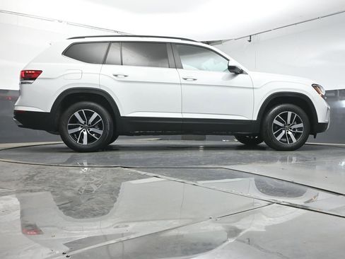 Certified 2023 Volkswagen Atlas SE image 38