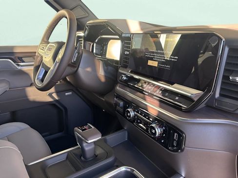 New 2026 GMC Sierra 1500 SLT image 5