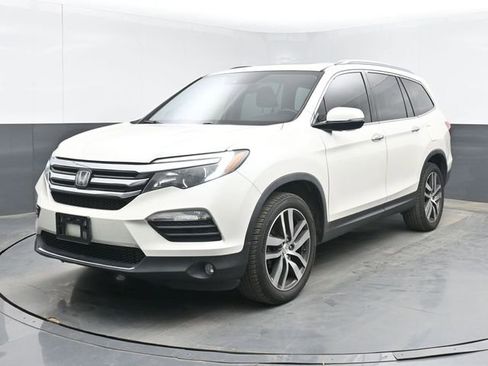 Used 2018 Honda Pilot Touring image 5