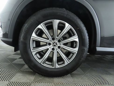 Certified 2025 Mercedes-Benz GLC 300 image 30