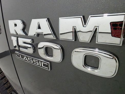Used 2019 RAM 1500 Classic SLT image 33