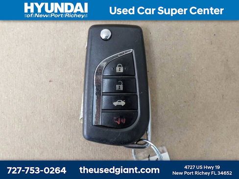 Used 2021 Toyota Corolla LE FWD image 32