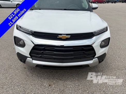 Used 2023 Chevrolet TrailBlazer LT w/ Convenience Package AWD/4WD image 9