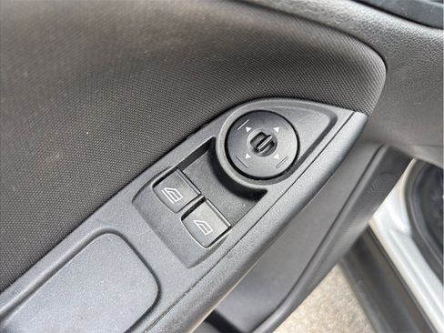 Used 2018 Ford Focus S FWD image 14