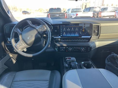 Used 2025 Chevrolet Silverado 1500 ZR2 w/ Technology Package image 20