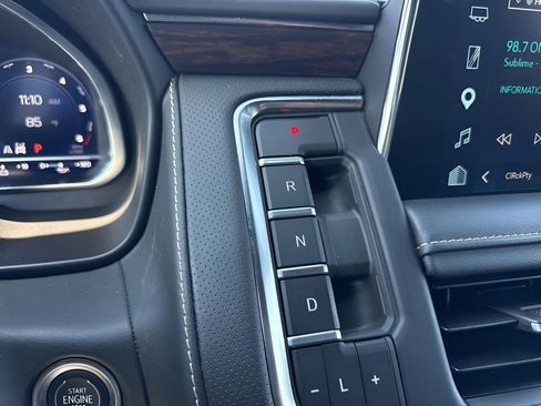 Used 2023 Chevrolet Suburban Premier AWD/4WD image 18
