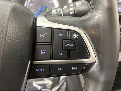 Used 2022 Toyota Highlander XLE image 27