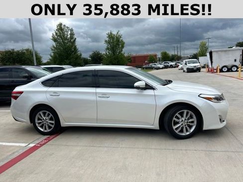 Used 2014 Toyota Avalon XLE FWD image 2