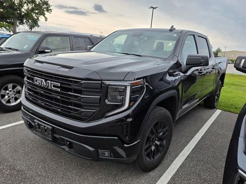 Used 2024 GMC Sierra 1500 Elevation w/ LPO, Elevation Black Package AWD/4WD image 14