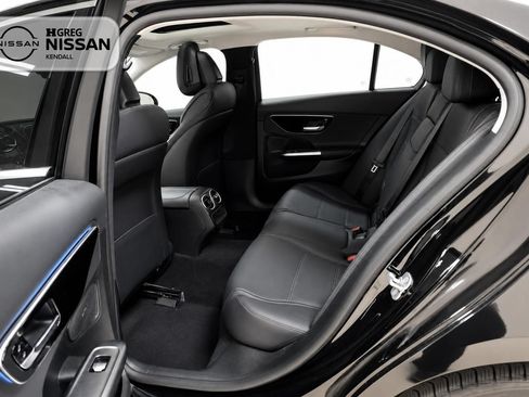 Used 2024 Mercedes-Benz C 300 Sedan image 13