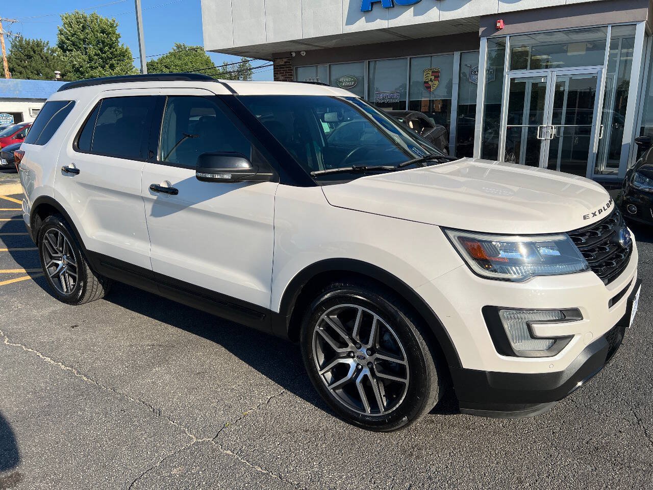 Used 2016 Ford Explorer Sport w/ Equipment Group 401A AWD/4WD image 4